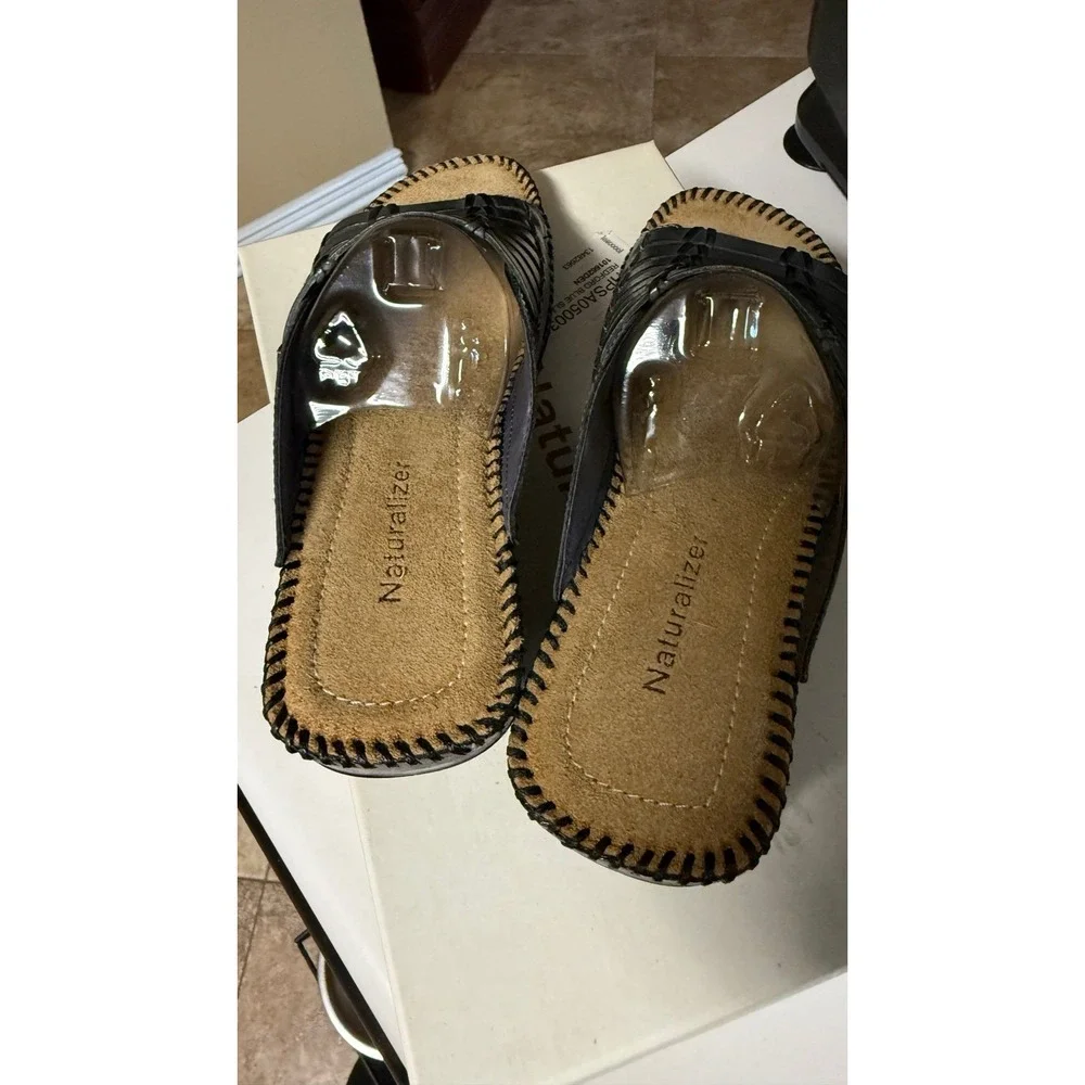 Naturalizer leather slide